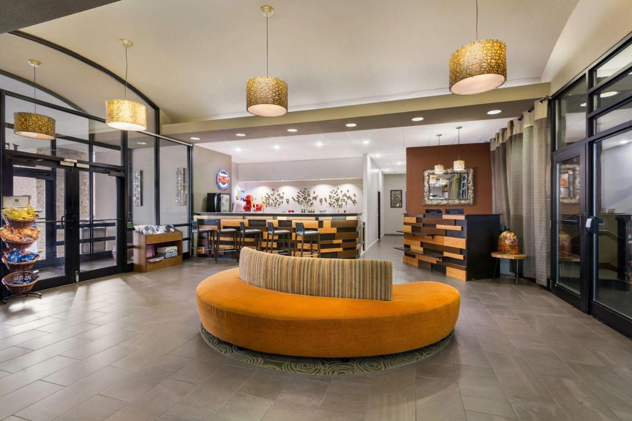 Revel Hotel Minot - Surestay Collection By Best Western ภายนอก รูปภาพ