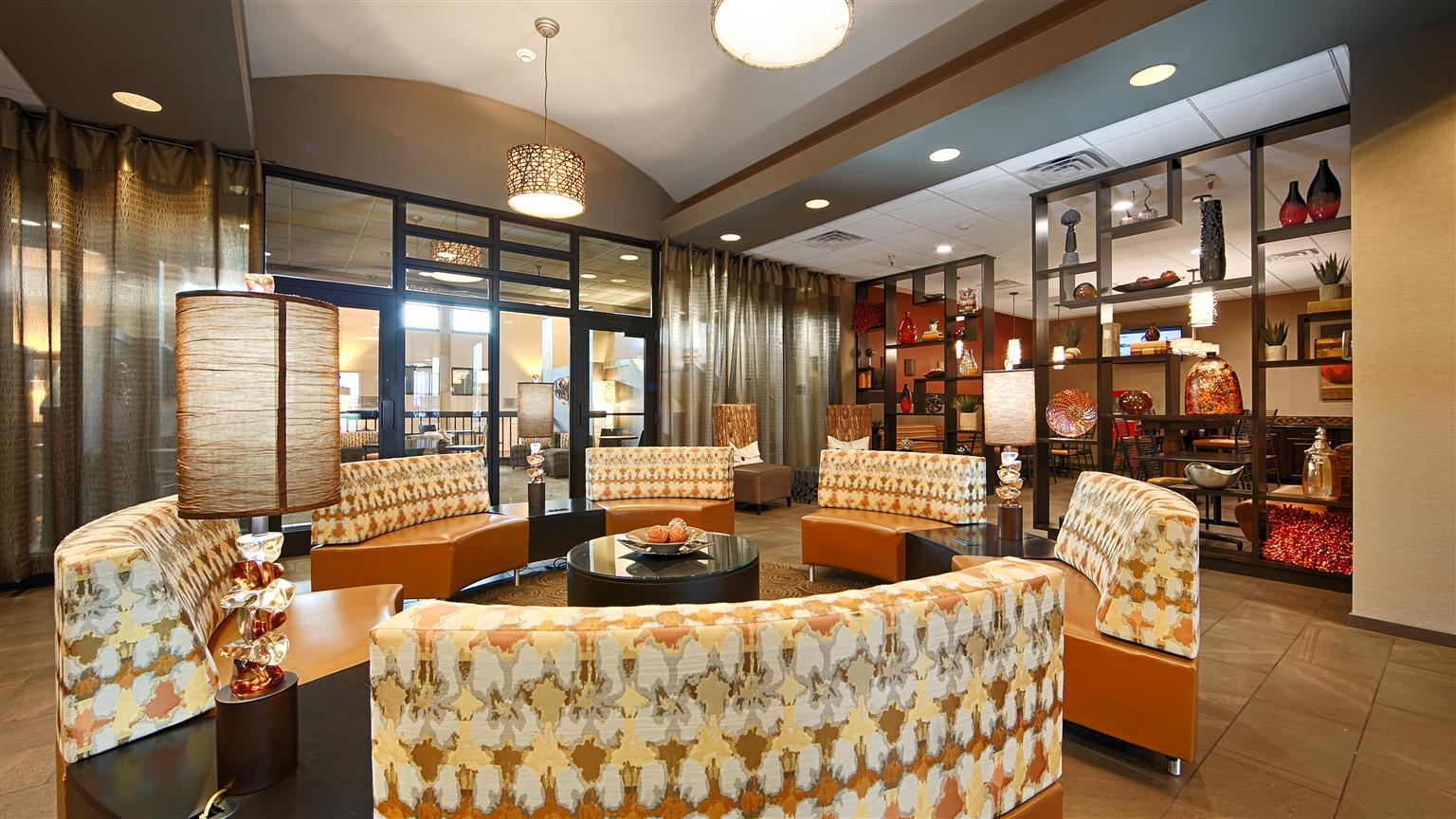 Revel Hotel Minot - Surestay Collection By Best Western ภายนอก รูปภาพ