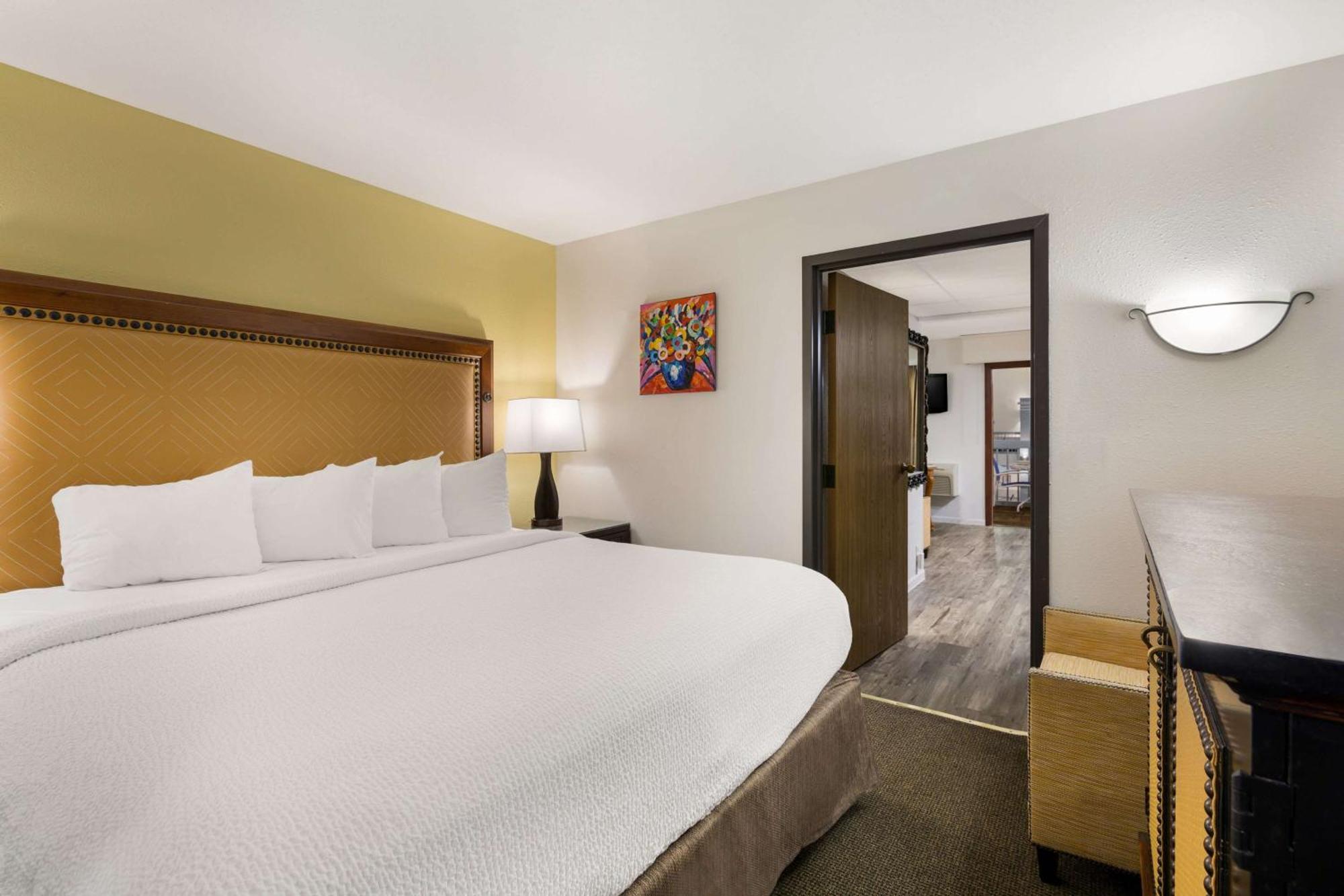 Revel Hotel Minot - Surestay Collection By Best Western ภายนอก รูปภาพ