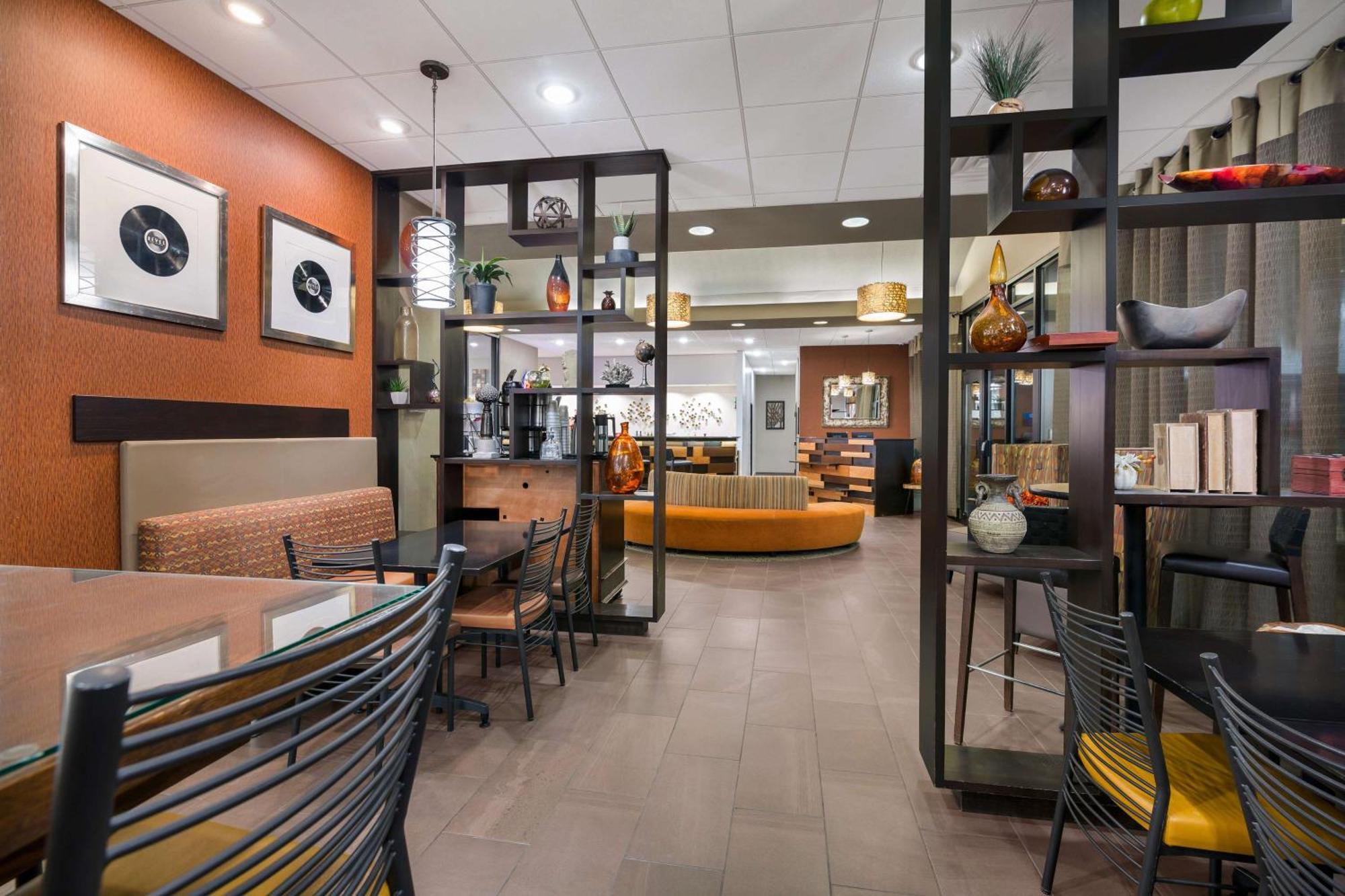 Revel Hotel Minot - Surestay Collection By Best Western ภายนอก รูปภาพ