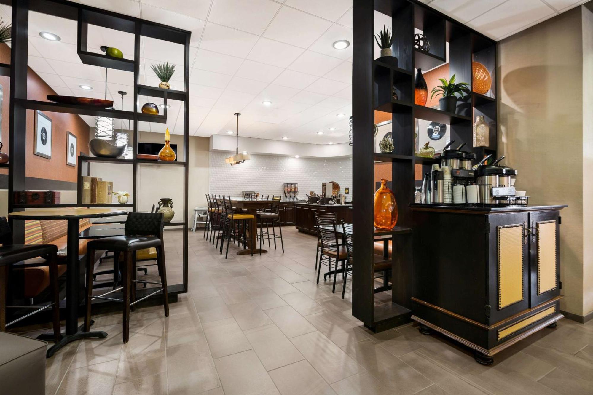 Revel Hotel Minot - Surestay Collection By Best Western ภายนอก รูปภาพ